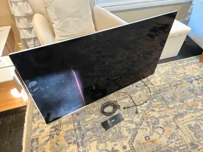 Samsung TV UN55KS8000 Broken Screen, View more