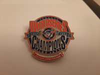 1992 World Series Commemorative Pin - Blue Jays vs. Braves