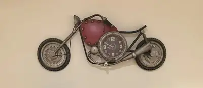 Décoration murale NEUVE en forme de moto avec horloge intégrée, View more