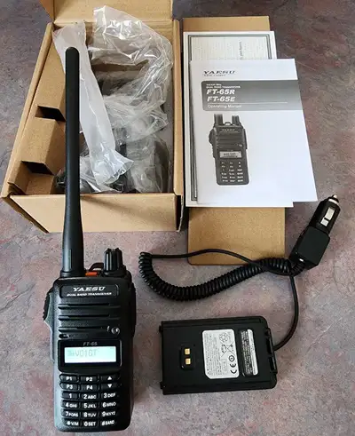 Yaesu FT65 dual band HT, View more
