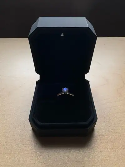 VVS1 Moissanite Ring 1 CT Made of 925 Silver, passes the diamond tester and comes with GRA certifica...