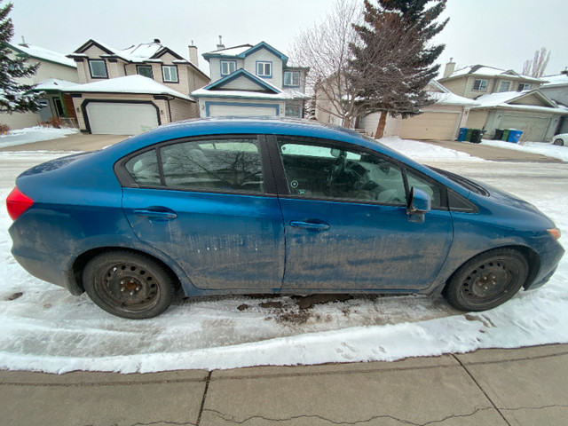 Selling a Honda Civic 2012 in Cars & Trucks in Calgary