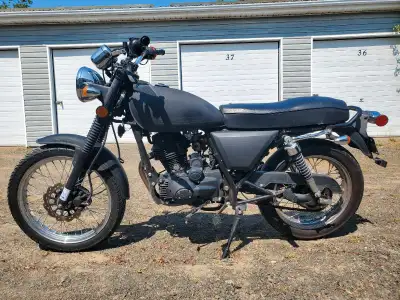 2014 CCW 250 Retro Scrambler Cleveland Cycle Works specialize in retro style bikes. Comes with throt...