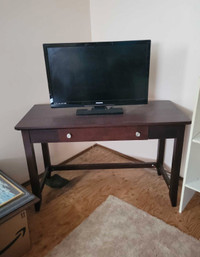 Table / TV 