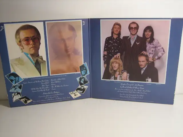 ELTON JOHN CAPTAIN FANTASTIC AND THE BROWN DIRT COWBOY VINYL LP in Arts & Collectibles in London - Image 4