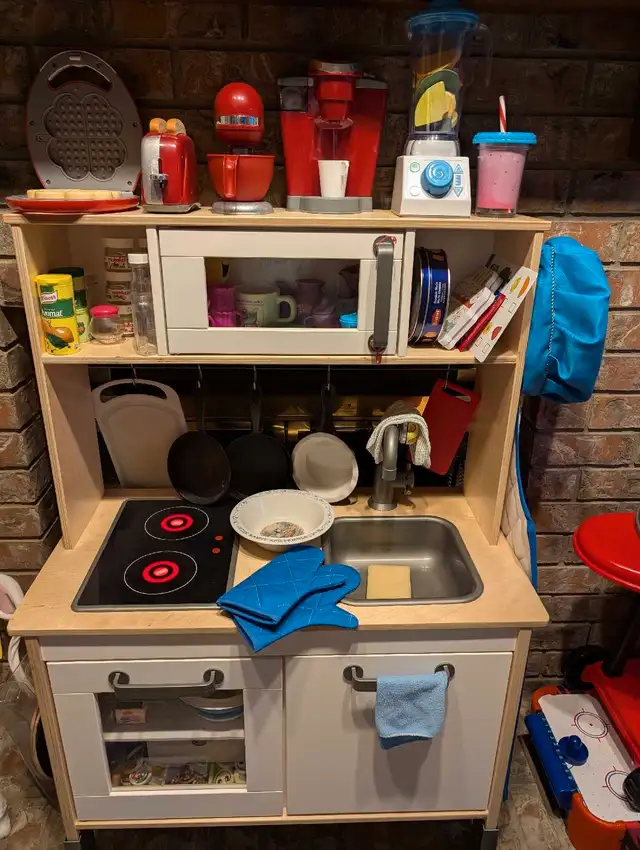 Ikea kitchen in perfect condition, with TONS of accessories 63804731865859120