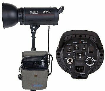 Brand New. Mettle 600AD Dual Power AC/DC 110V 600W Strobe Light in Cameras & Camcorders in Mississauga / Peel Region