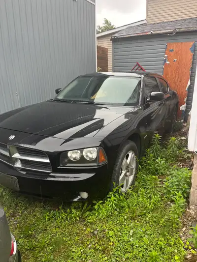 07 Dodge charger 5.7 with rebuilt engine. The pistons have been upgraded to the next size from 5.7 s...