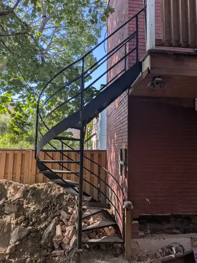 Escalier en colimacon / Spiral staircase, View more