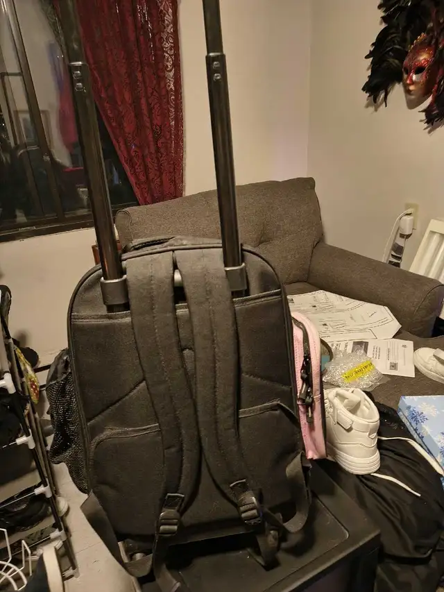 rolling luggage bag in Bags & Luggage in Ottawa - Image 3