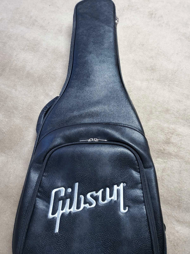 Gibson deluxe gig bag dans Guitares  à Ouest de l’Île