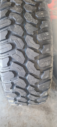 2 tires 35x12.5x18 Royal black M/T