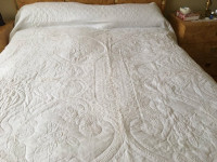 Golden Comforter reverseable scalloped bedding set