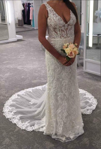 NWT Galina Signature Illusion Plunging Bodice Lace Wedding Dress