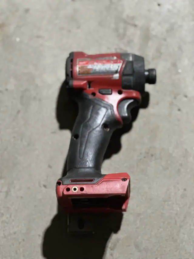 Milwaukee M18 FUEL 1/4" Hex Impact Driver 2953-20 in Power Tools in Markham / York Region - Image 3