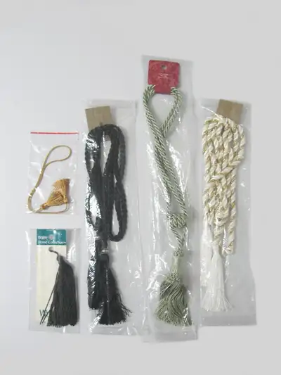 450-372-9464 J'ai 5 accessoires à rideaux décoratifs pour attacher des rideaux ou décorer, dimension...