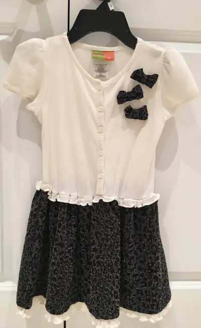 Girls dress size 5, View more