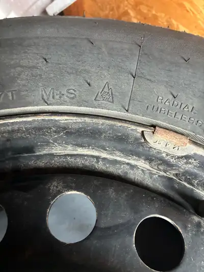 All 4 17" winter tires on rims used for 2 winters for a total of approximately 8 000 km of usage on...