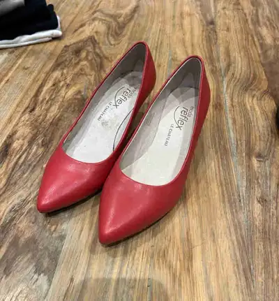 Le chateau heels, View more