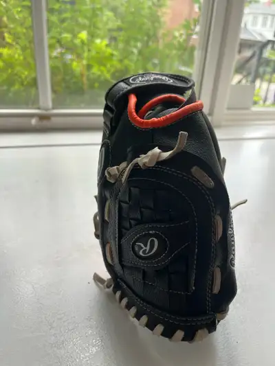10 1/2 inch barely used baseball mitt! Hurry! , View more