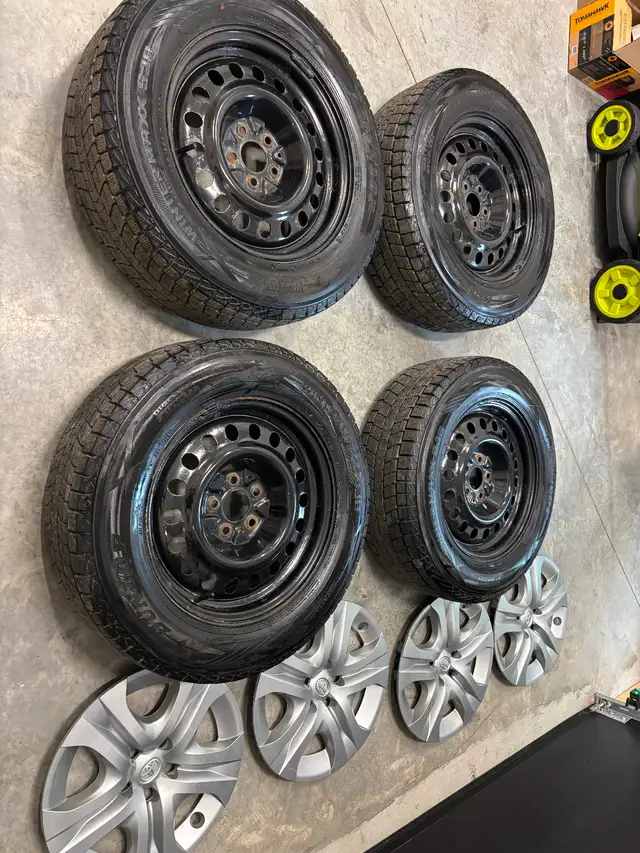 Pneus d’hiver à vendre de très bon état avec rim d’acier. in Tires & Rims in Granby - Image 4