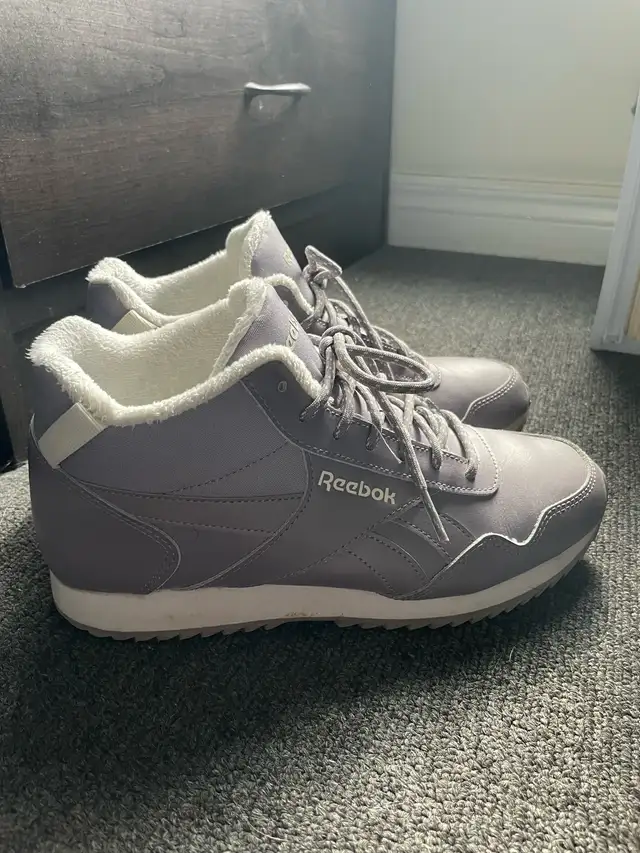 Reebok women’s winter shoes  in Women's - Shoes in Oshawa / Durham Region - Image 3