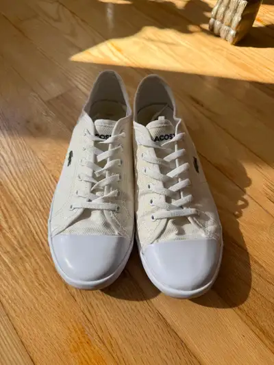 Lacoste white sneakers women / Souliers blanc Lacoste femmes, View more