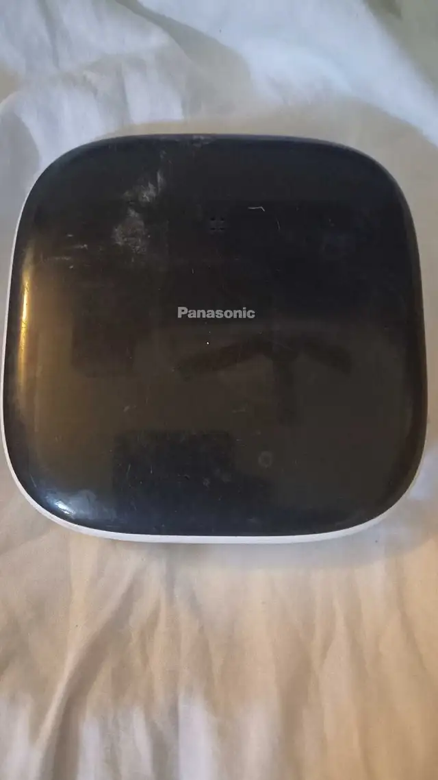 Panasonic KX-HNB600C Hub Smarthome- lots of electroincs here