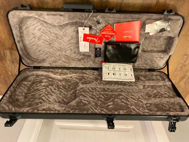 Fender American Ultra Stratocaster HSS 2022 - open to trades in Guitars in Ottawa - Image 10