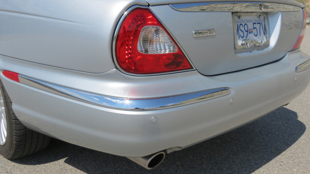 2006 Jaguar XJ8 Vanden Plas in Cars & Trucks in Penticton - Image 4