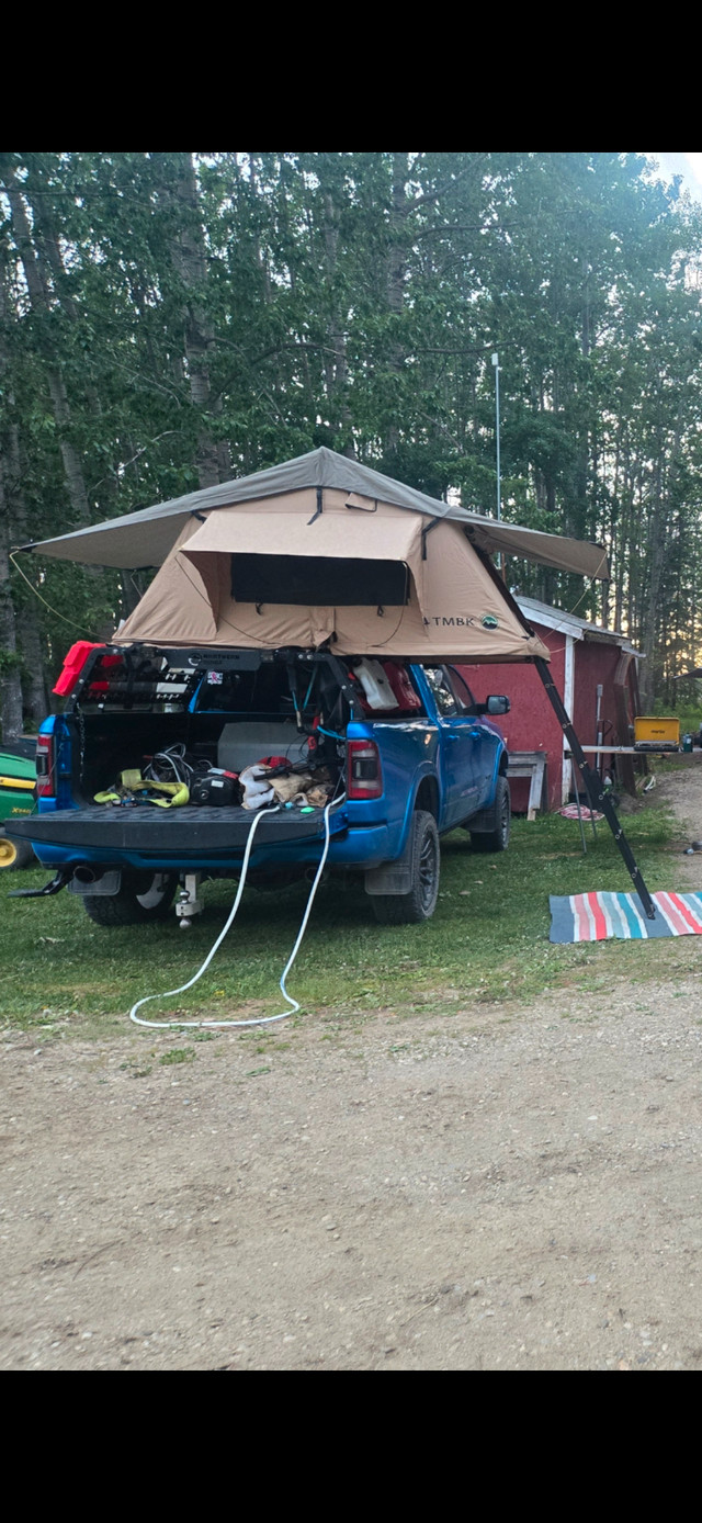 Rooftop tent and trailer setup in Travel Trailers & Campers in St. Albert - Image 3