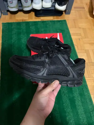 Nike Zoom Vomero 5, View more