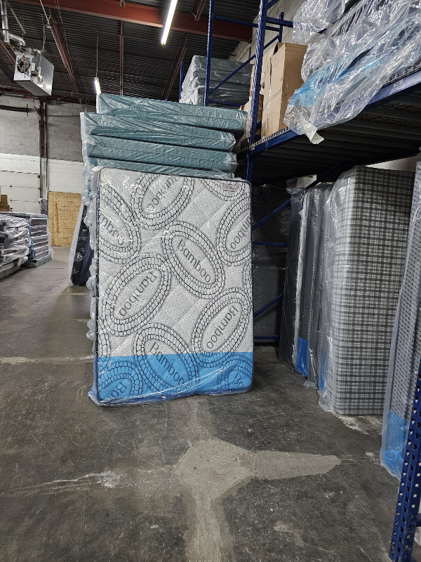 Queen mattress for any budget! dans Lits et matelas  à Ville de Montréal - Image 3