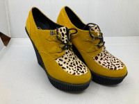 Chaussures T.U.K. souliers à talons suède jaune femme 7 (38)