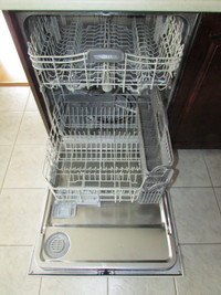 Dishwasher / Lave-vaisselle