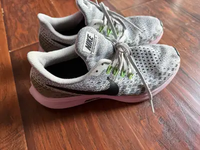 Women Nike Zoom Pegasus 35, View more