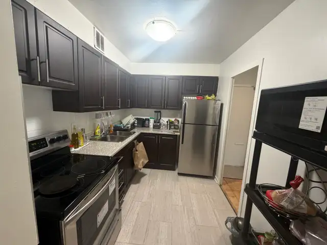 Room for rent  in Room Rentals & Roommates in City of Toronto - Image 6