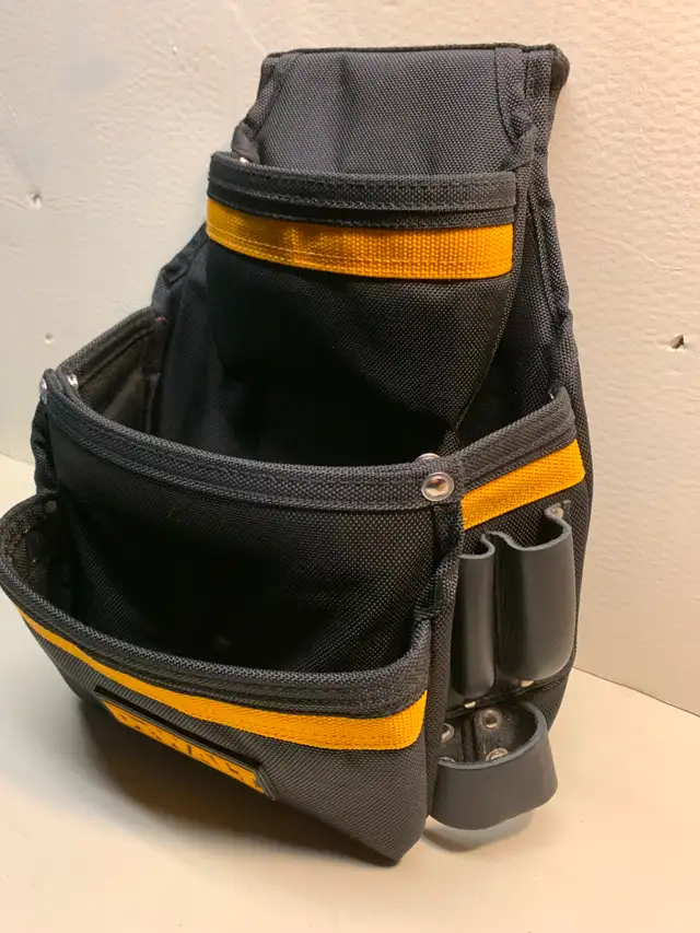DeWalt 3 Pocket Tool Pouch in Hand Tools in Ottawa - Image 3