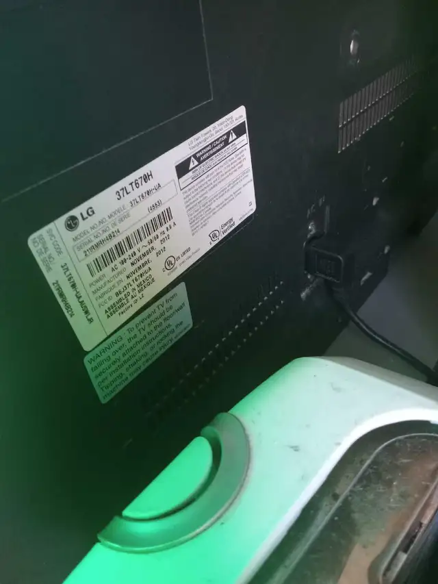 LG 37LT670H TV in TVs in Moncton - Image 4