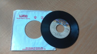 Vintage 3 disques 1978 Village People / 1- Y.M.C.A  2-Macho Man