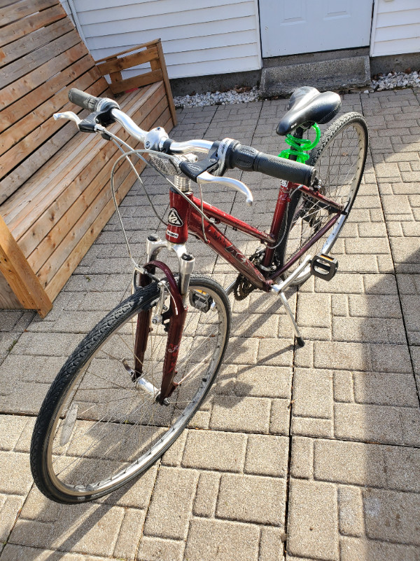 2 Bicyclettes /65$ chacune dans De route  à Saguenay - Image 3