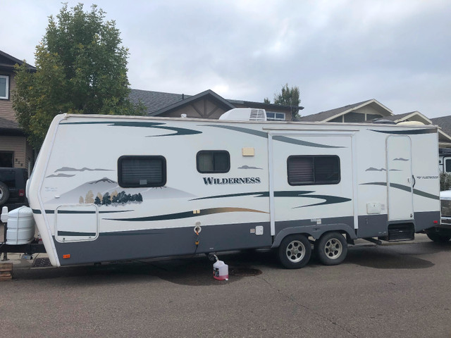 2009 hardwall bunk model extreme edition. Excellent shape. in Travel Trailers & Campers in Lethbridge