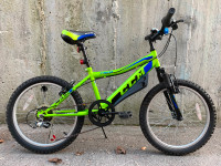 Like new green hardtail MTB CCM FS 2.0 bike, 20" wheels+extras
