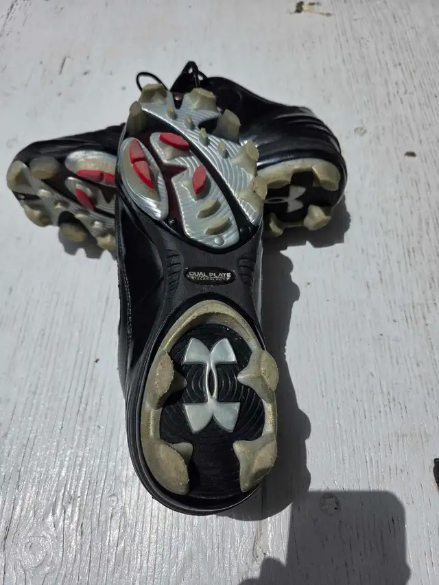 Men's 9-1/2 Baseball Shoes in Baseball & Softball in Norfolk County - Image 4