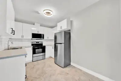 Beautifully renovated house available July 1 in the heart of Bedford! 2 Bedrooms 1 Full Bath Sound I...