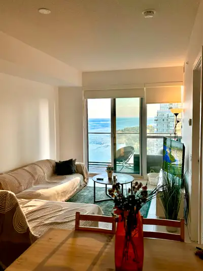 Furnished 1 Bed 1 Bath Condo – Lakeview – All Inclusive – Short
