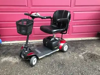 GoG Elite Traveler 4 Wheel Mobility Scooter Good Conditon Swivel Seat Low Mileage New Batteries (unu...