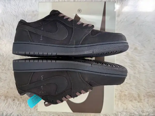Jordan 1 Retro Low SP Travis Scott Velvet Brown in Men's Shoes in City of Toronto - Image 5