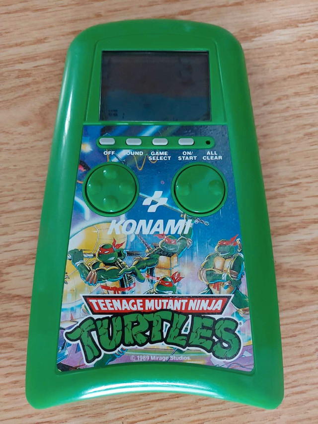 1989 Konami Teenage Mutant Ninja Turtles TMNT handheld game in Toys & Games in Oakville / Halton Region