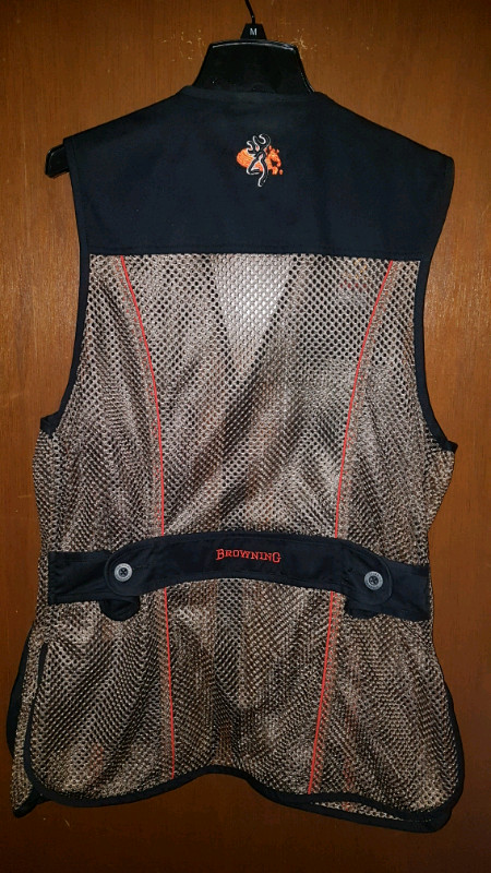 Browning vest in Men's in Owen Sound - Image 2